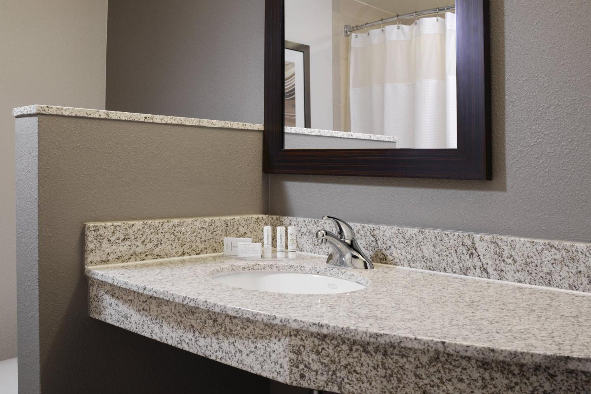 Courtyard Marriott Houston Pearland Hotel Екстериор снимка