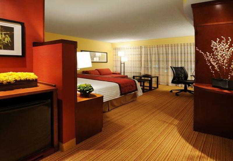 Courtyard Marriott Houston Pearland Hotel Екстериор снимка